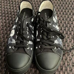 Bt21 universtar black canvas shoes sneakers lace up size 10